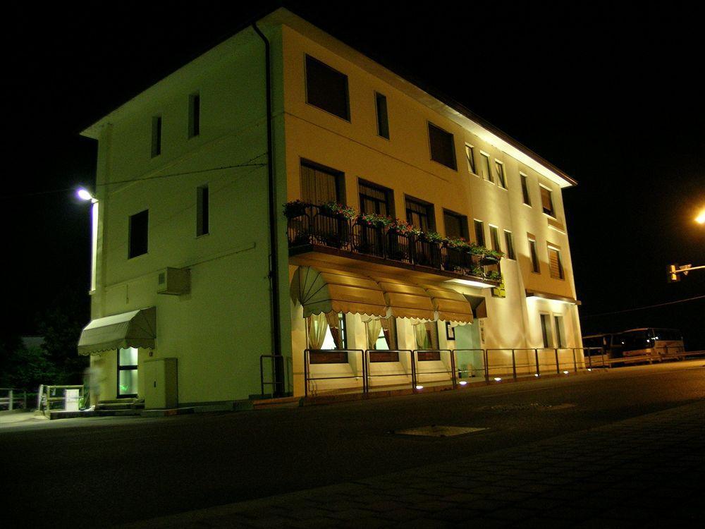 Hotel Da Vito Campagna Lupia エクステリア 写真