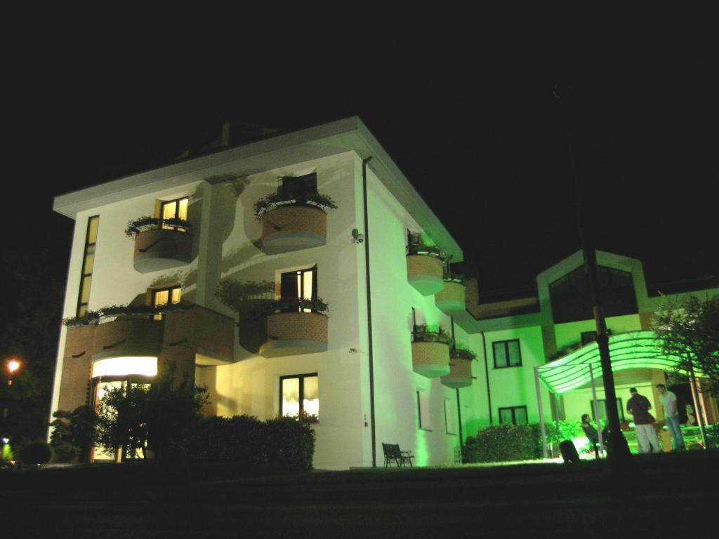 Hotel Da Vito Campagna Lupia エクステリア 写真