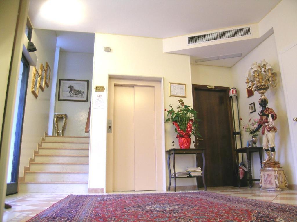 Hotel Da Vito Campagna Lupia エクステリア 写真