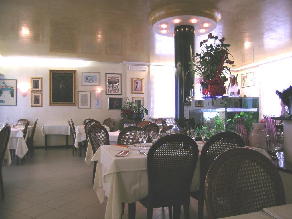 Hotel Da Vito Campagna Lupia エクステリア 写真