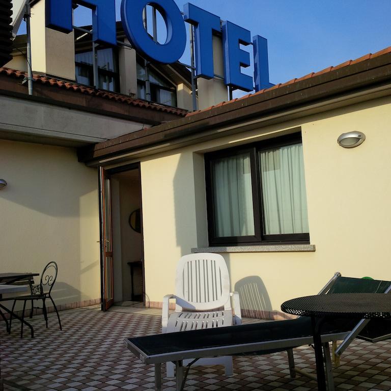 Hotel Da Vito Campagna Lupia エクステリア 写真