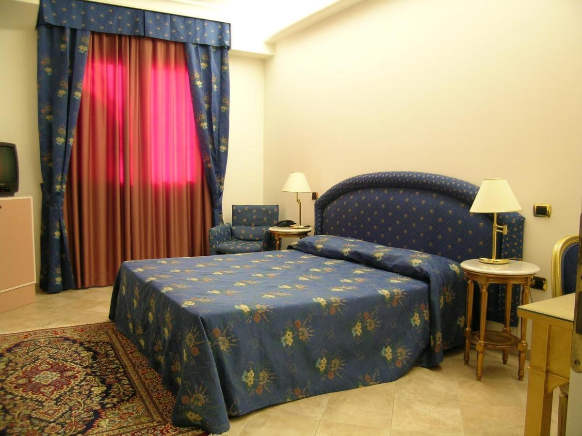 Hotel Da Vito Campagna Lupia エクステリア 写真