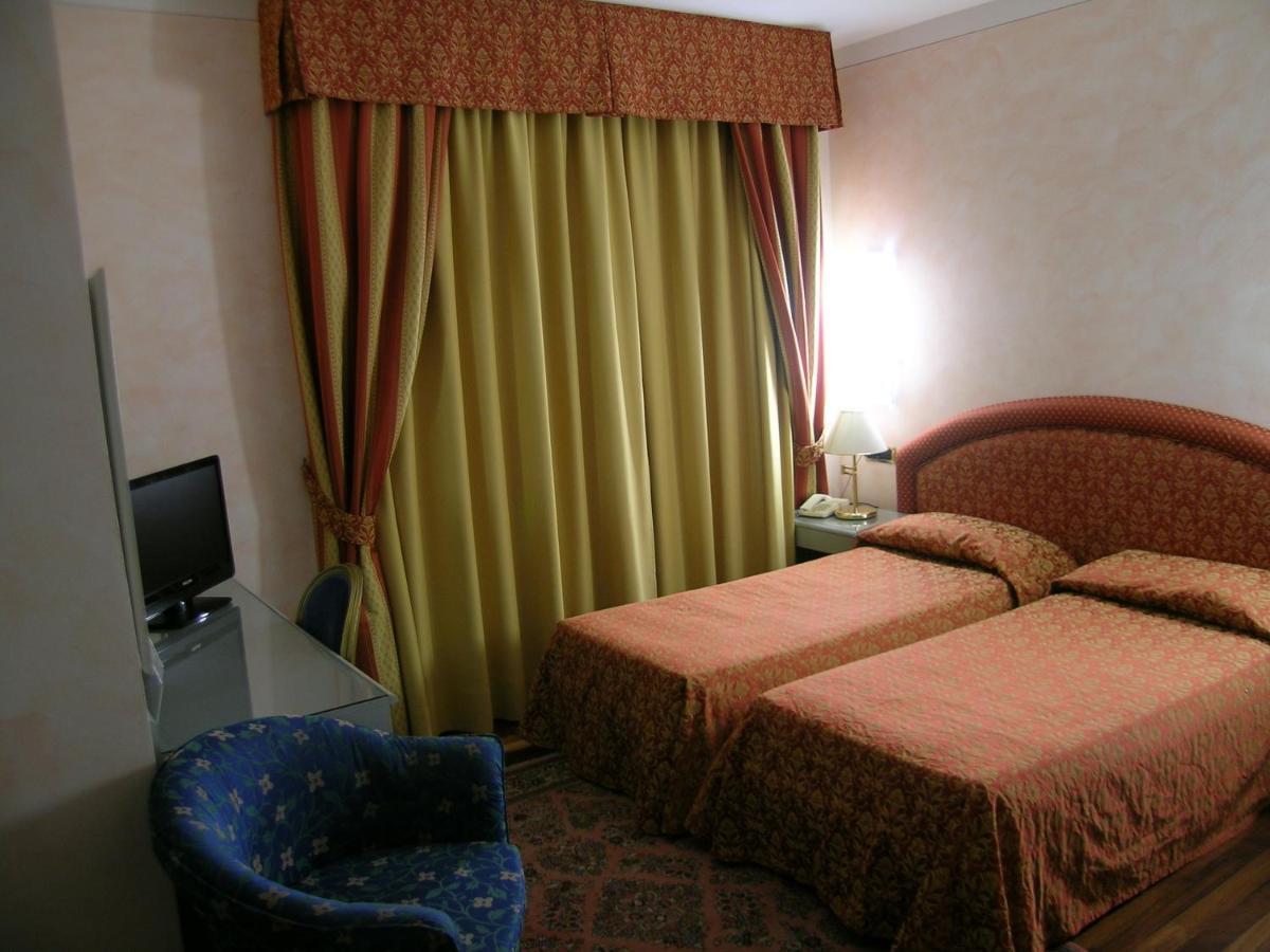 Hotel Da Vito Campagna Lupia エクステリア 写真